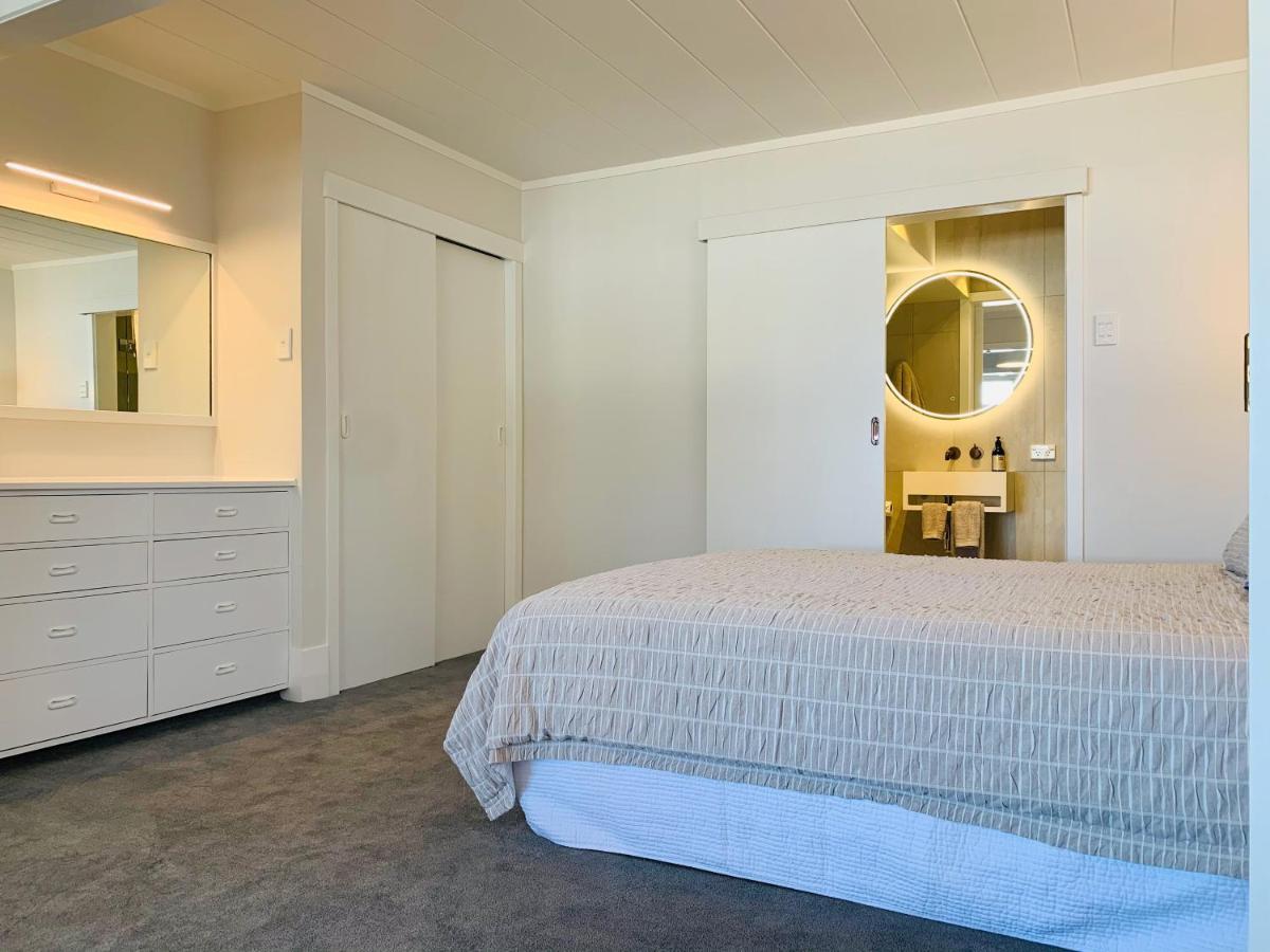 9 The Strand - New Pricing! Russell Exteriör bild